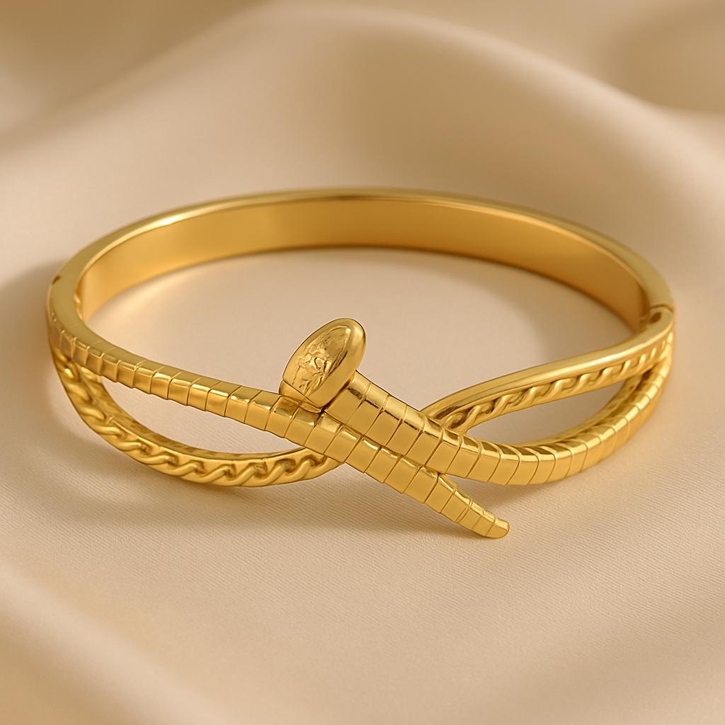 Bracelet Clou Doré Femme en Acier Inoxydable – Design Moderne & Élégant - Manaya Bijoux