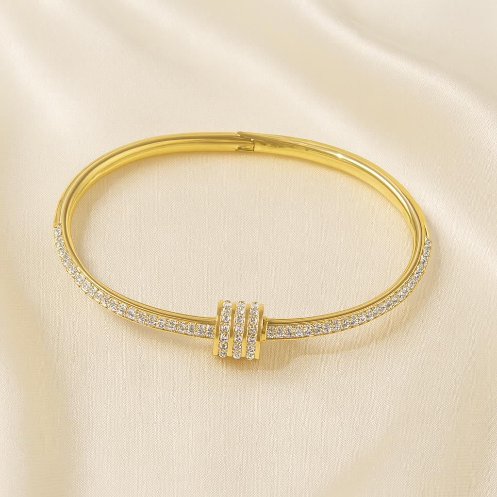 Bracelet Femme Doré avec Zircons – Élégance Triple Anneau en Acier Inoxydable - Manaya Bijoux
