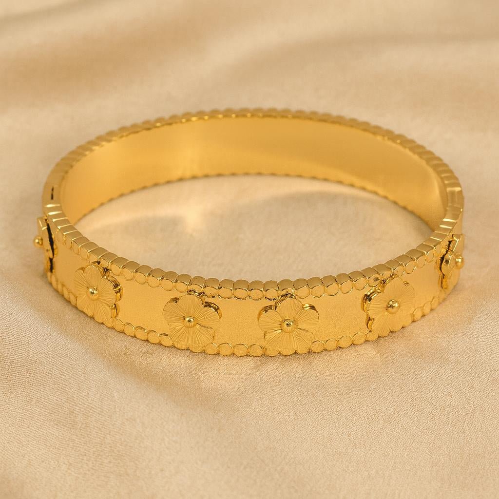 Bracelet Jonc Doré à Motifs Floraux - Manaya Bijoux