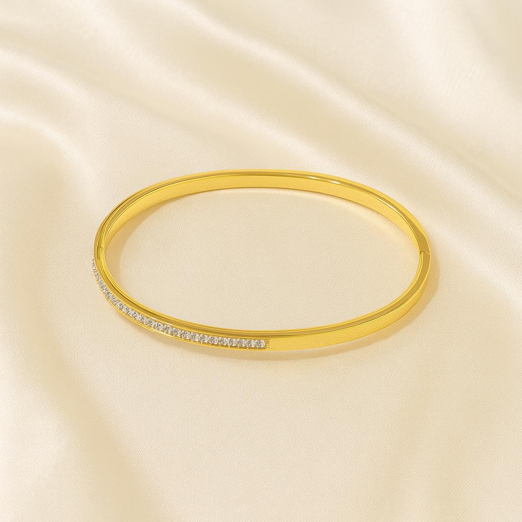 Bracelet Jonc Doré Femme avec Zircons – Acier Inoxydable Élégant & Intemporel - Manaya Bijoux