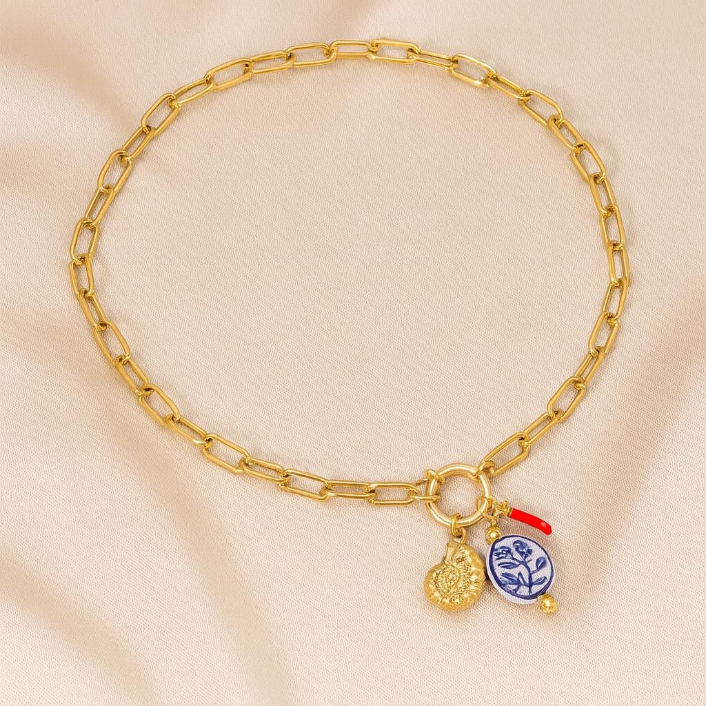Collier Chaîne Dorée avec Pendentifs Symboliques – Style Médaillon & Céramique Artisanale - Manaya Bijoux
