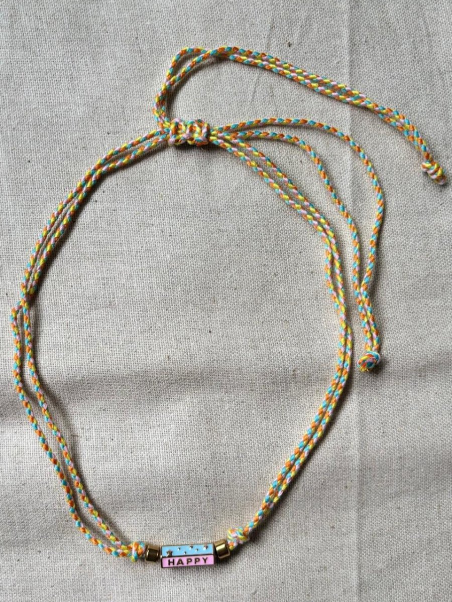 Collier "Happy Mood" – Cordon tressé multicolore & perle message - Manaya Bijoux